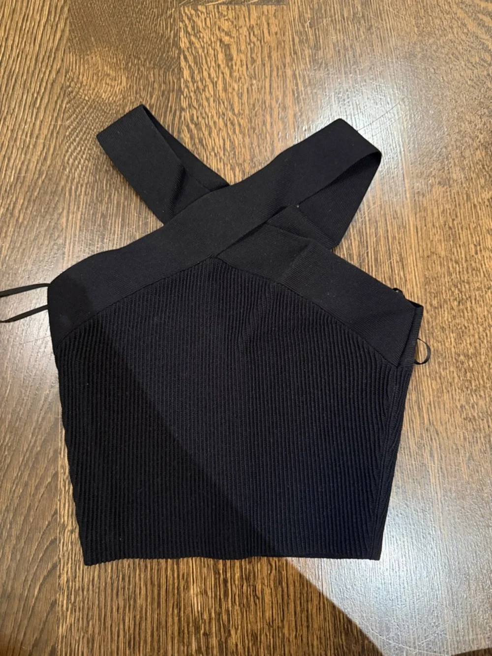 Babaton Black Ribbed Crossback Crop Tank - Picture 1 of 3